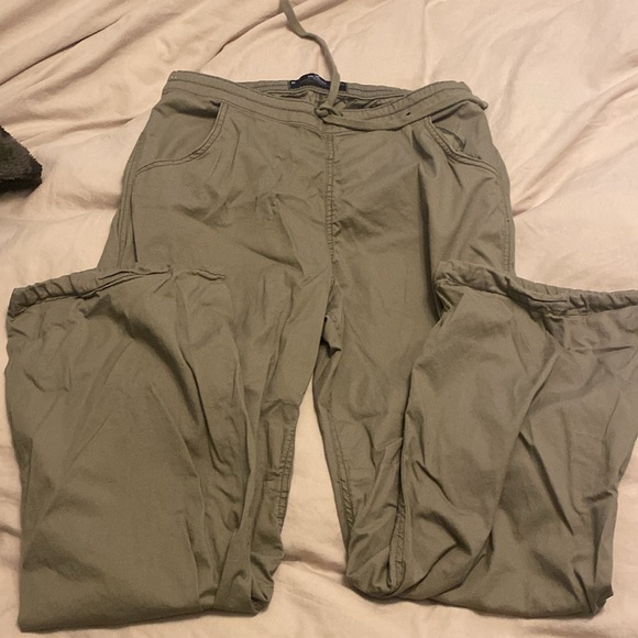 Women’s Hollister Parachute Baggy Pants size Medium - Picture 2 of 6